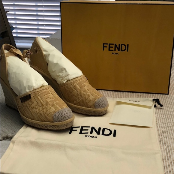 SOLD‼️Fendi wedge sandal - Picture 2 of 8